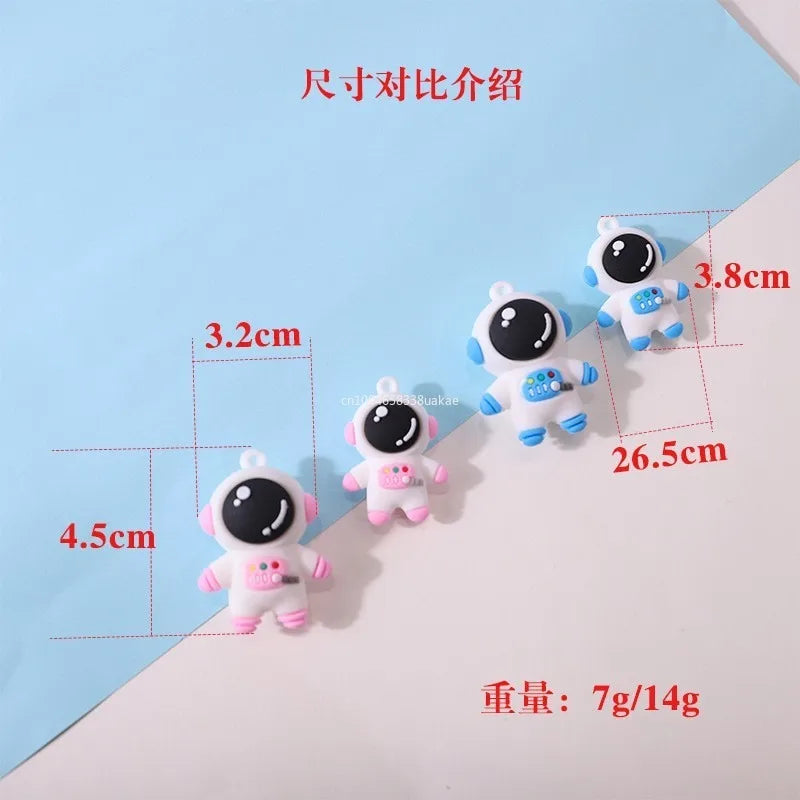 1PCS PVC Cartoon Planet Tour Astronaut Keychain Cute Astronaut Couple Chain Soft Rubber Small Pendant Key Ring Gift Aesthetic
